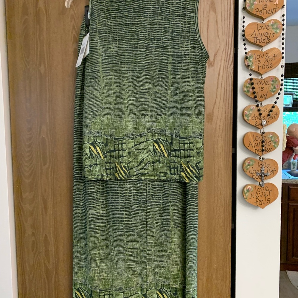 Two piece skirt set